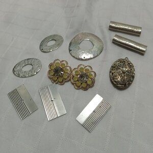 20 Miscellaneous vintage jewelry components